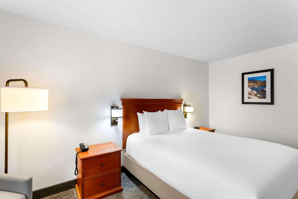 Standard Queen Room - Non Smoking interior
